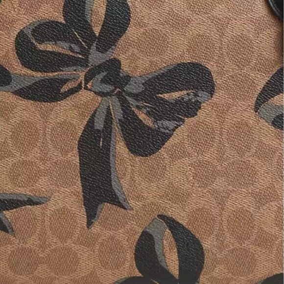 🎁 Coach Gallery Tote Bag In Signature Canvas With Bow Print Brown/Black - Picture 9 of 9
